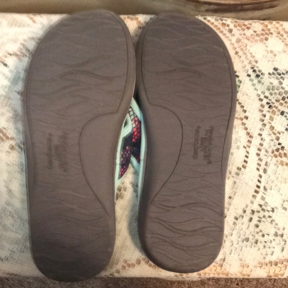 dearfoams flip flops - Picture 4 of 7